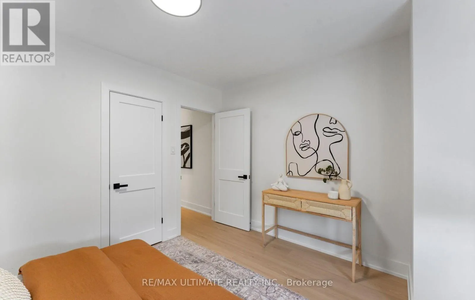 906 LOGAN AVENUE