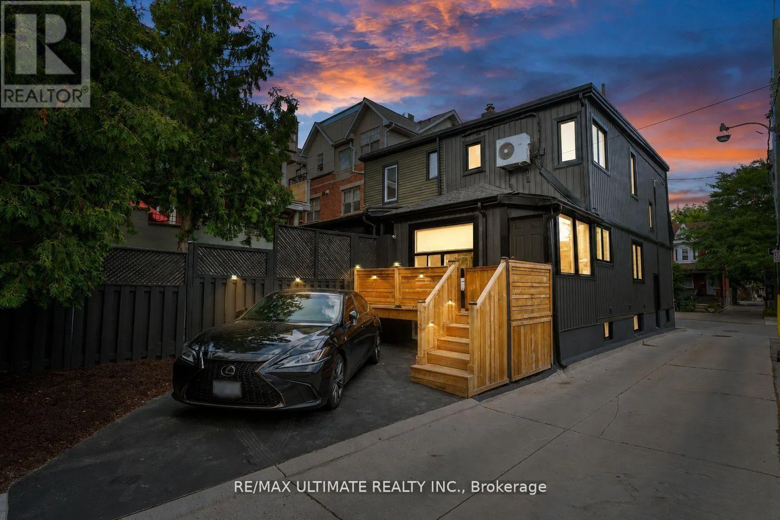 906 LOGAN AVENUE