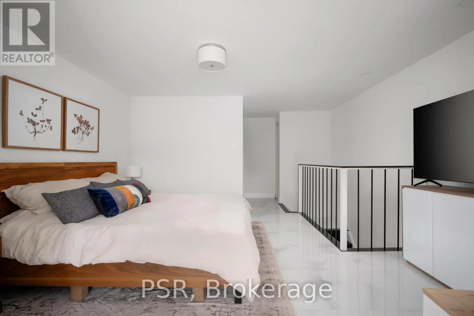 83 - 28 LIVINGSTON ROAD