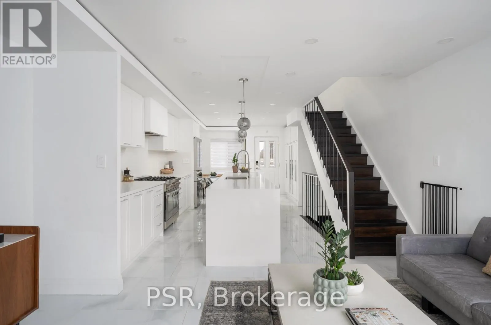 83 - 28 LIVINGSTON ROAD