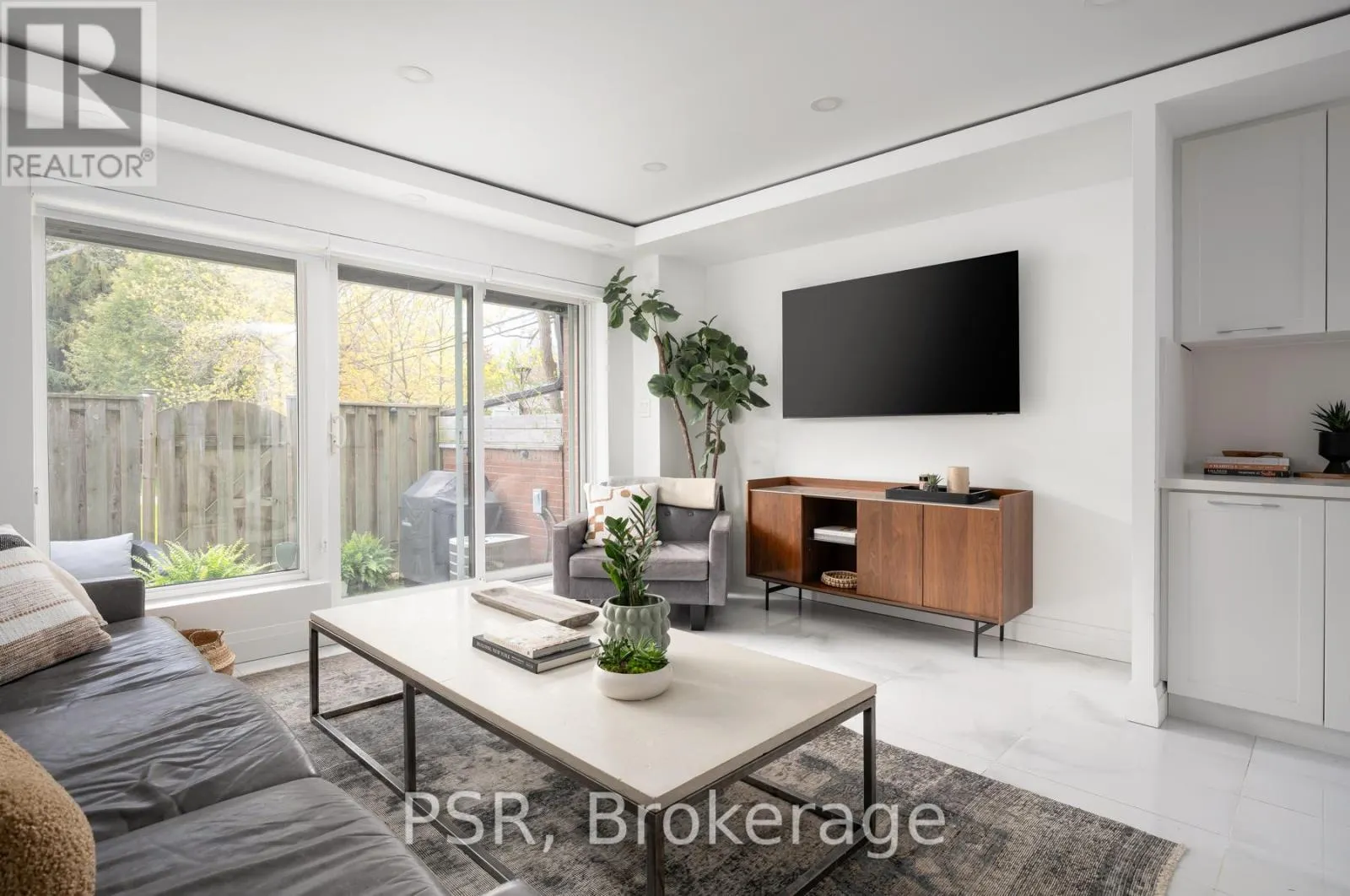 83 - 28 LIVINGSTON ROAD