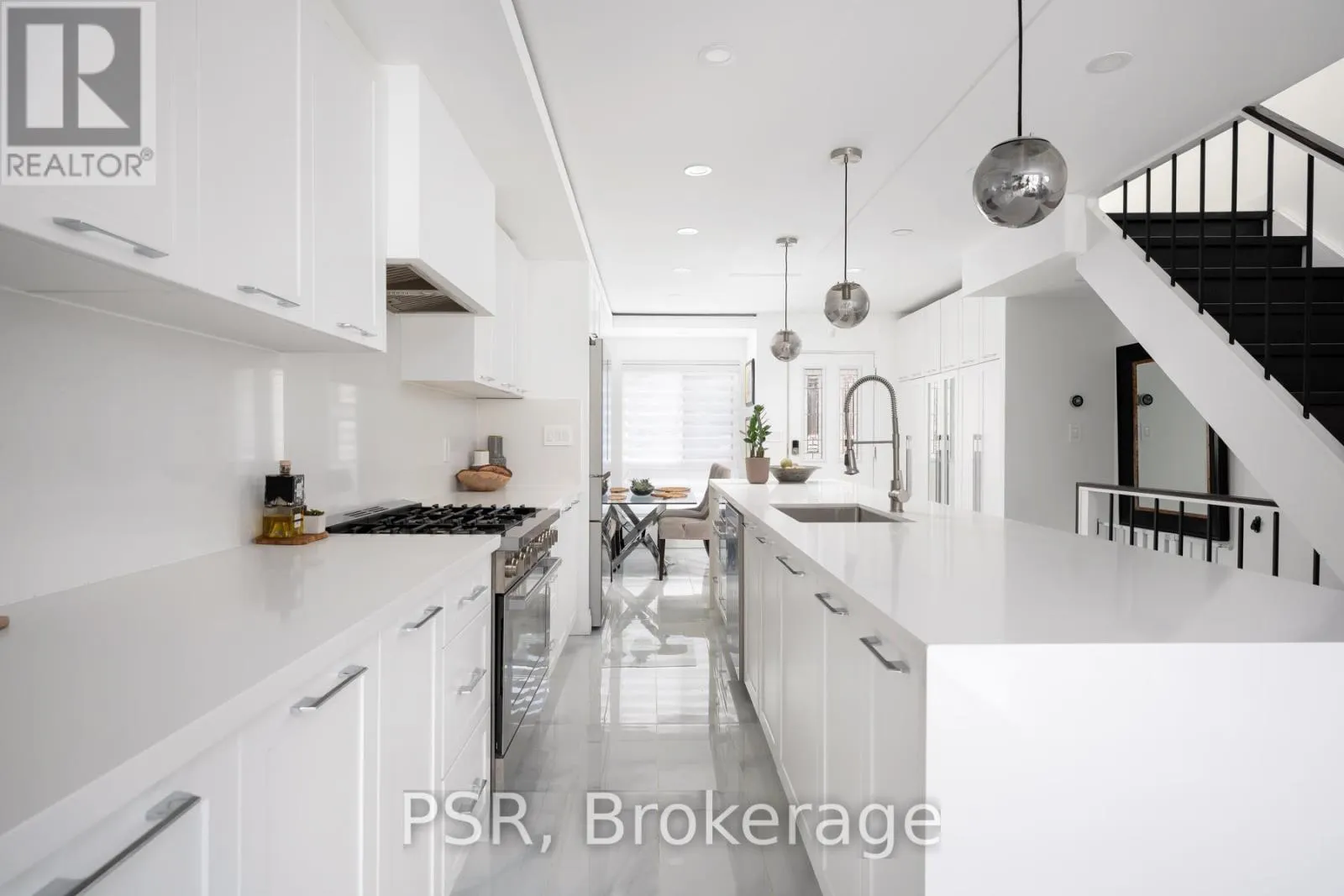 83 - 28 LIVINGSTON ROAD