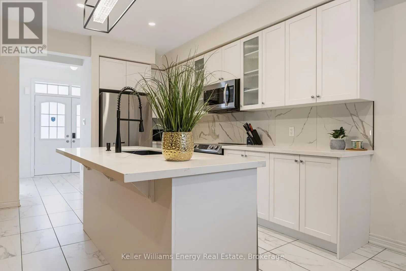 165 CORONATION ROAD
