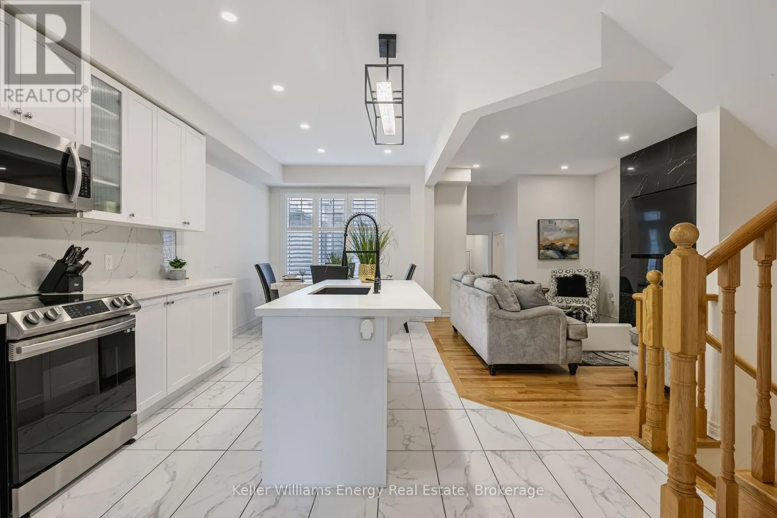 165 CORONATION ROAD