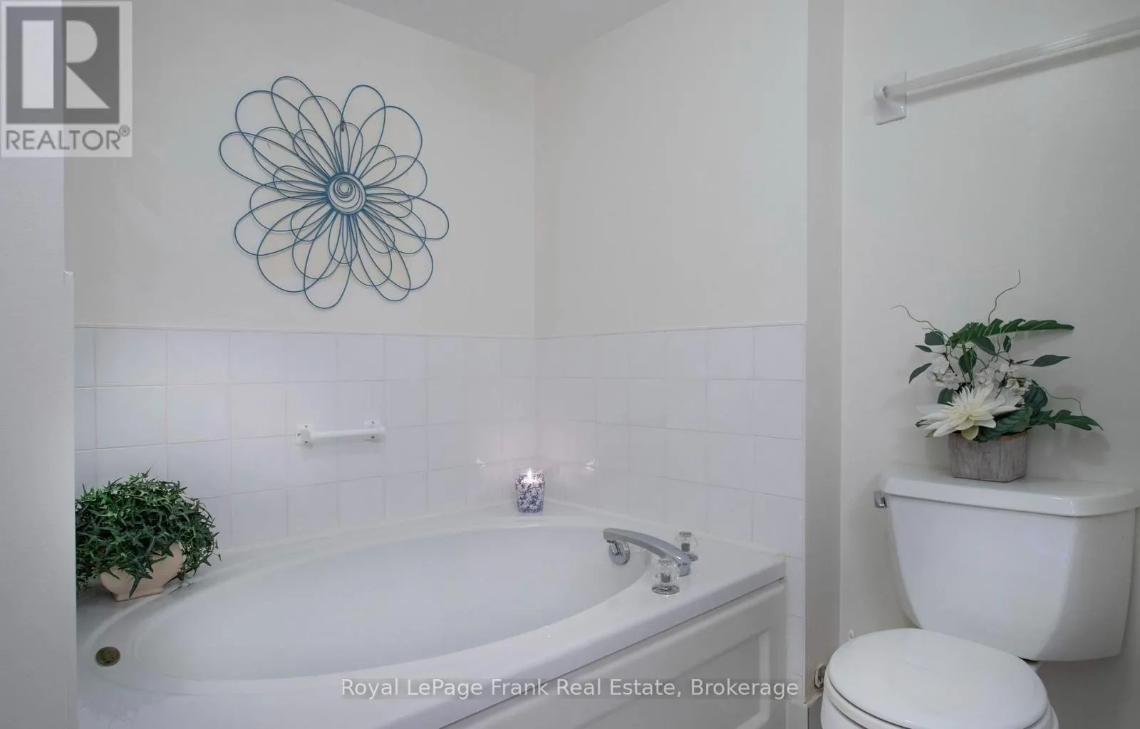1103 - 360 WATSON STREET W #1103