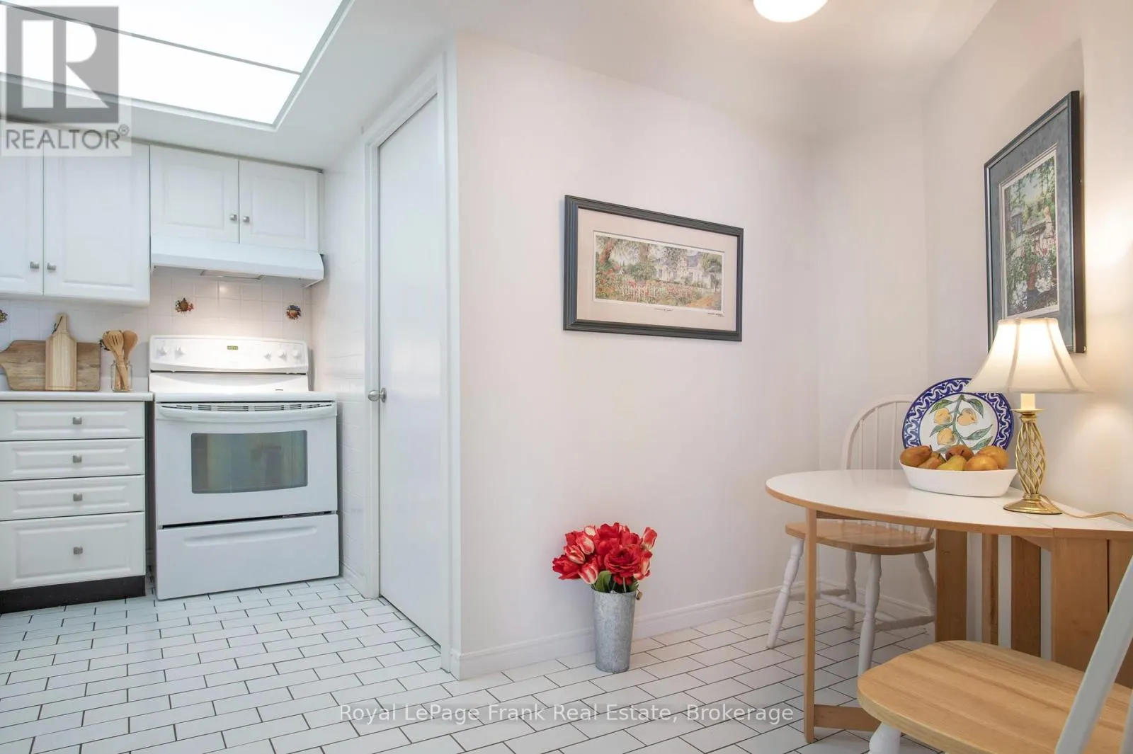 1103 - 360 WATSON STREET W #1103