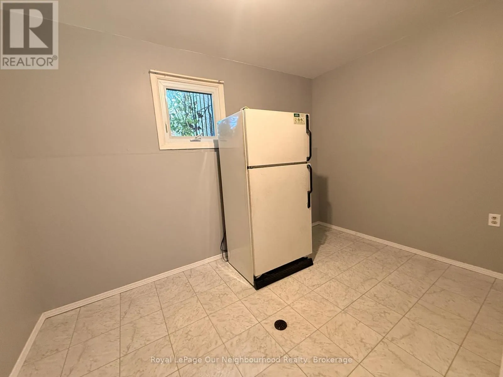74 CENTREFIELD DRIVE