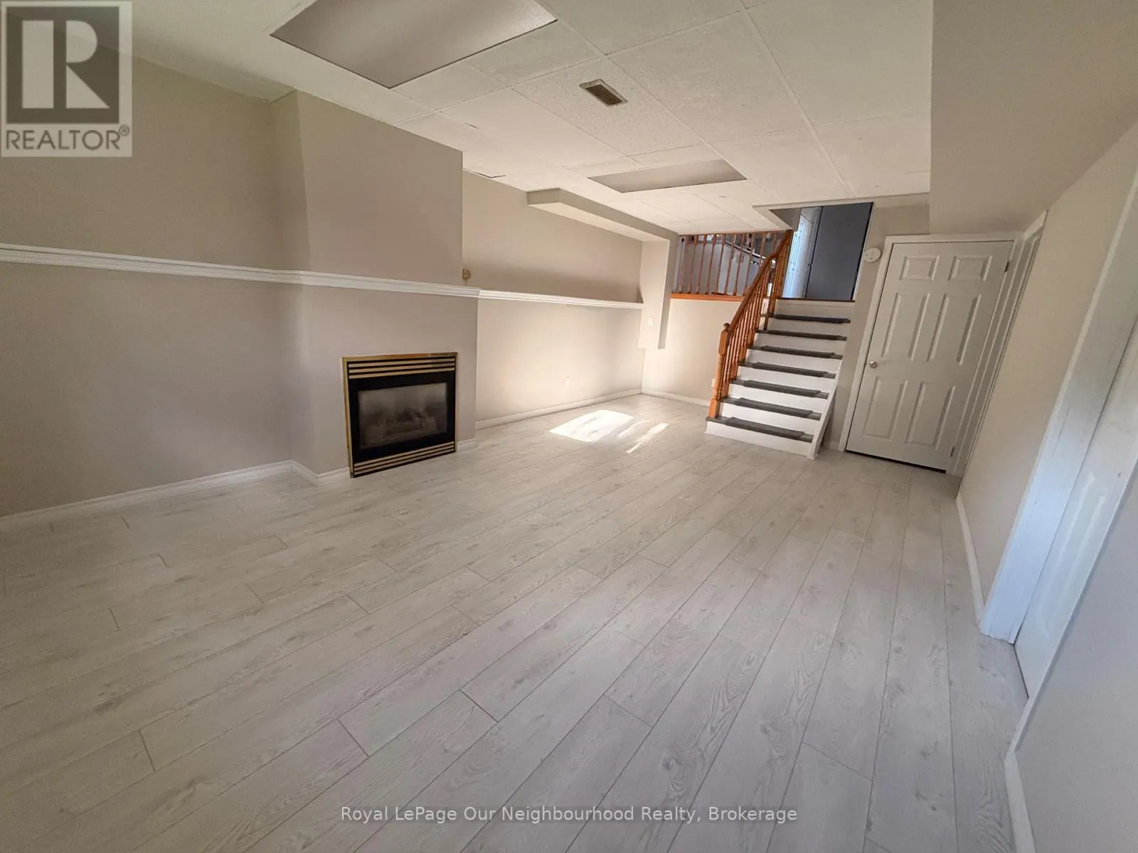 74 CENTREFIELD DRIVE