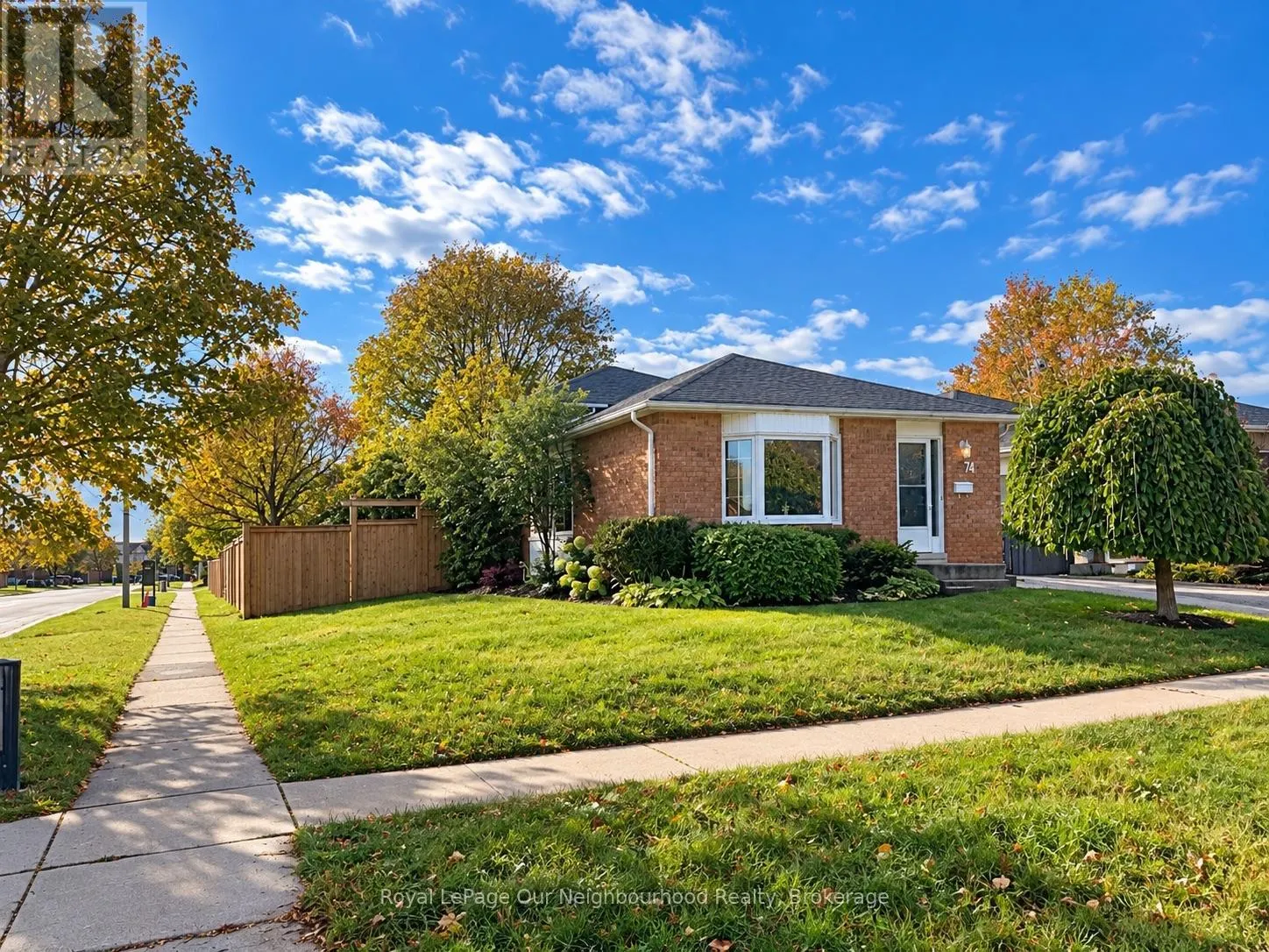 74 CENTREFIELD DRIVE