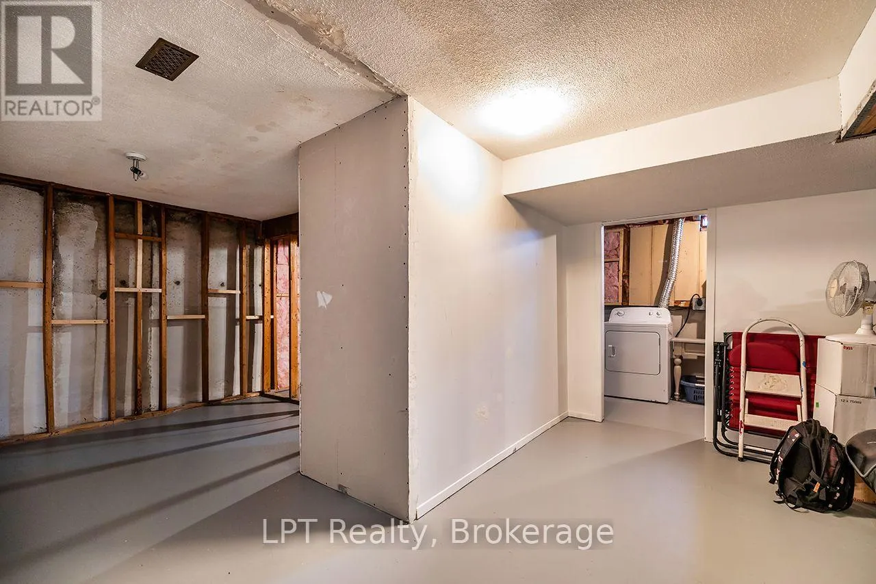 745 GRANDVIEW DRIVE