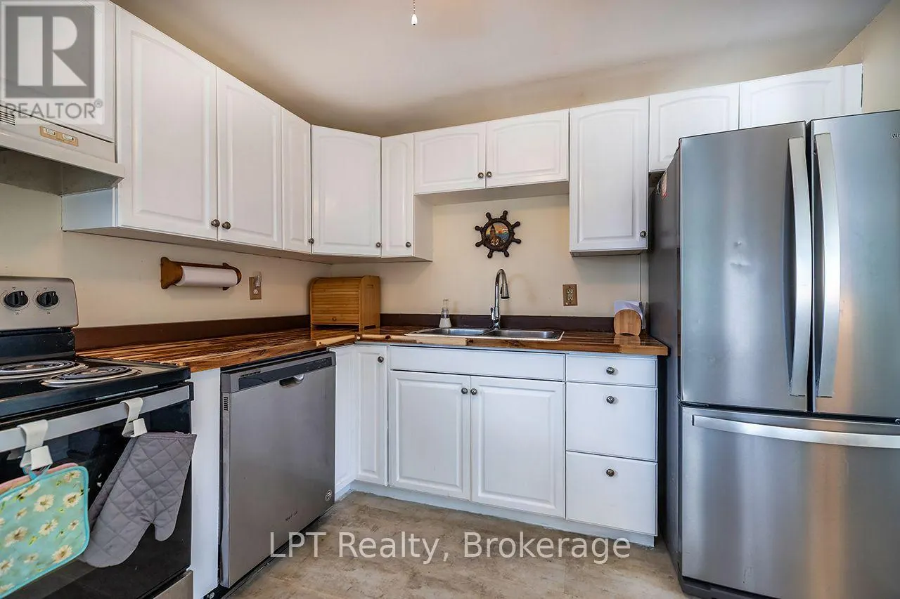 745 GRANDVIEW DRIVE