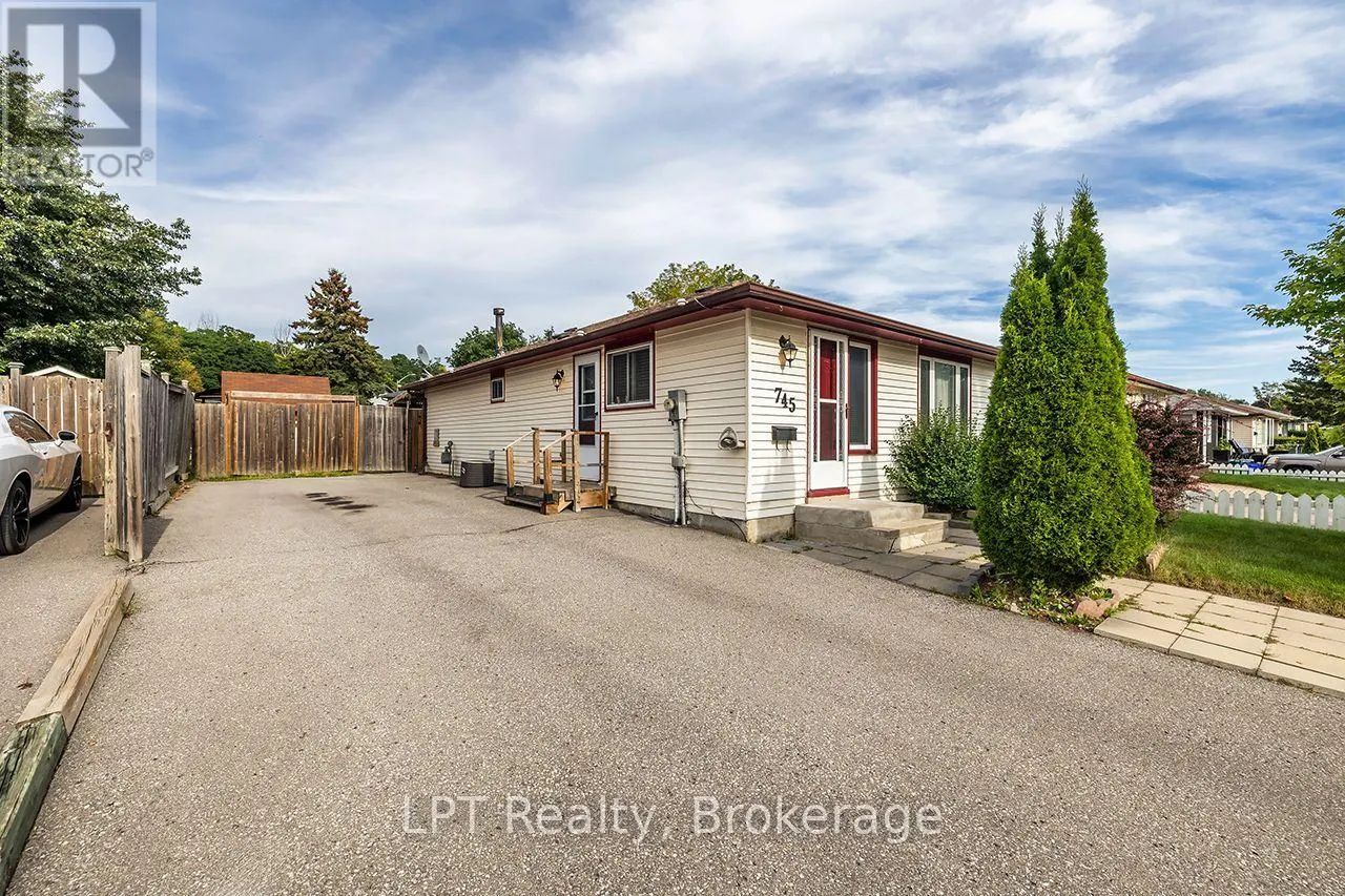 745 GRANDVIEW DRIVE