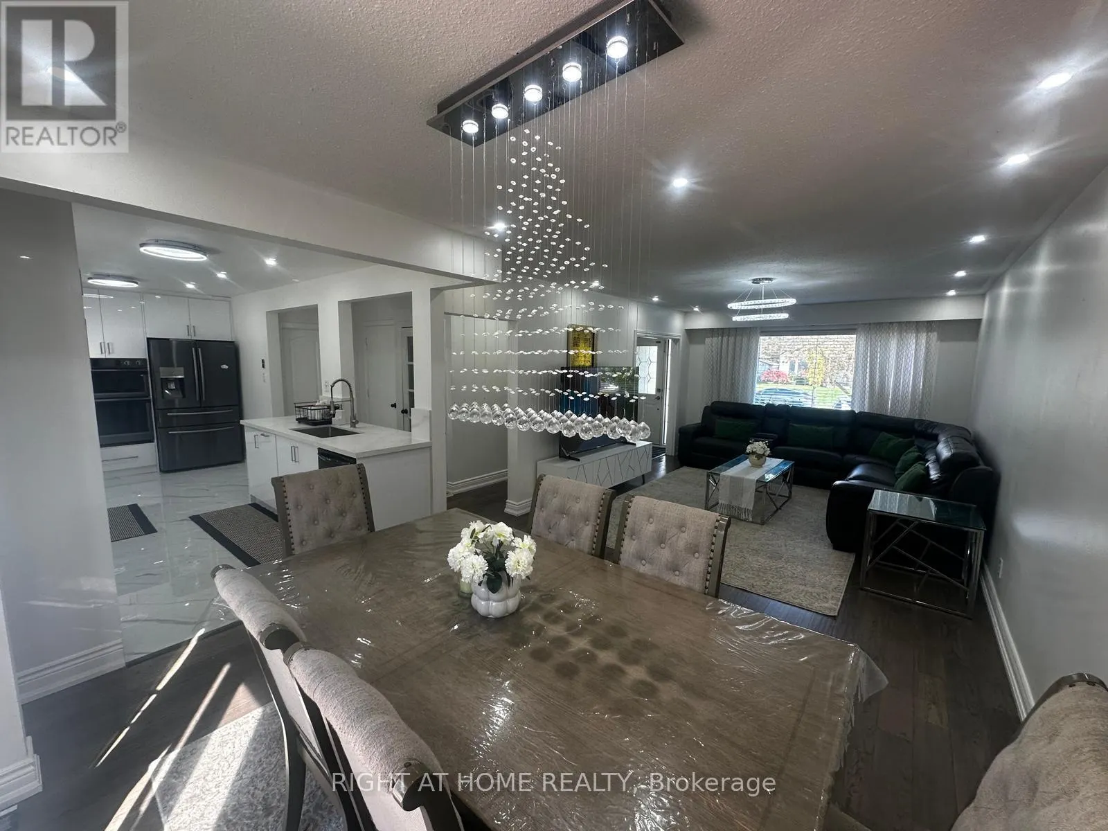 71 SANDRIFT SQUARE
