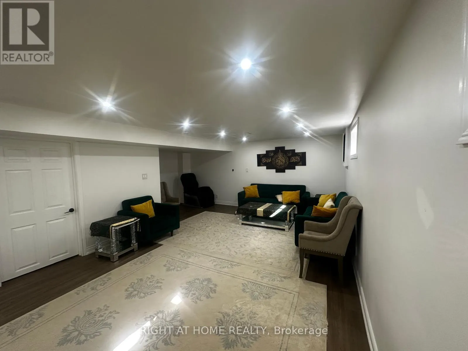 71 SANDRIFT SQUARE
