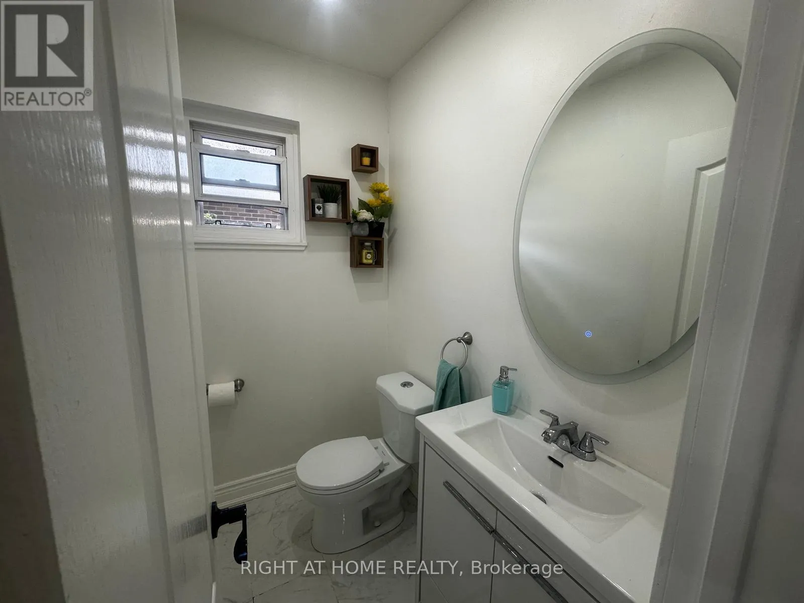 71 SANDRIFT SQUARE