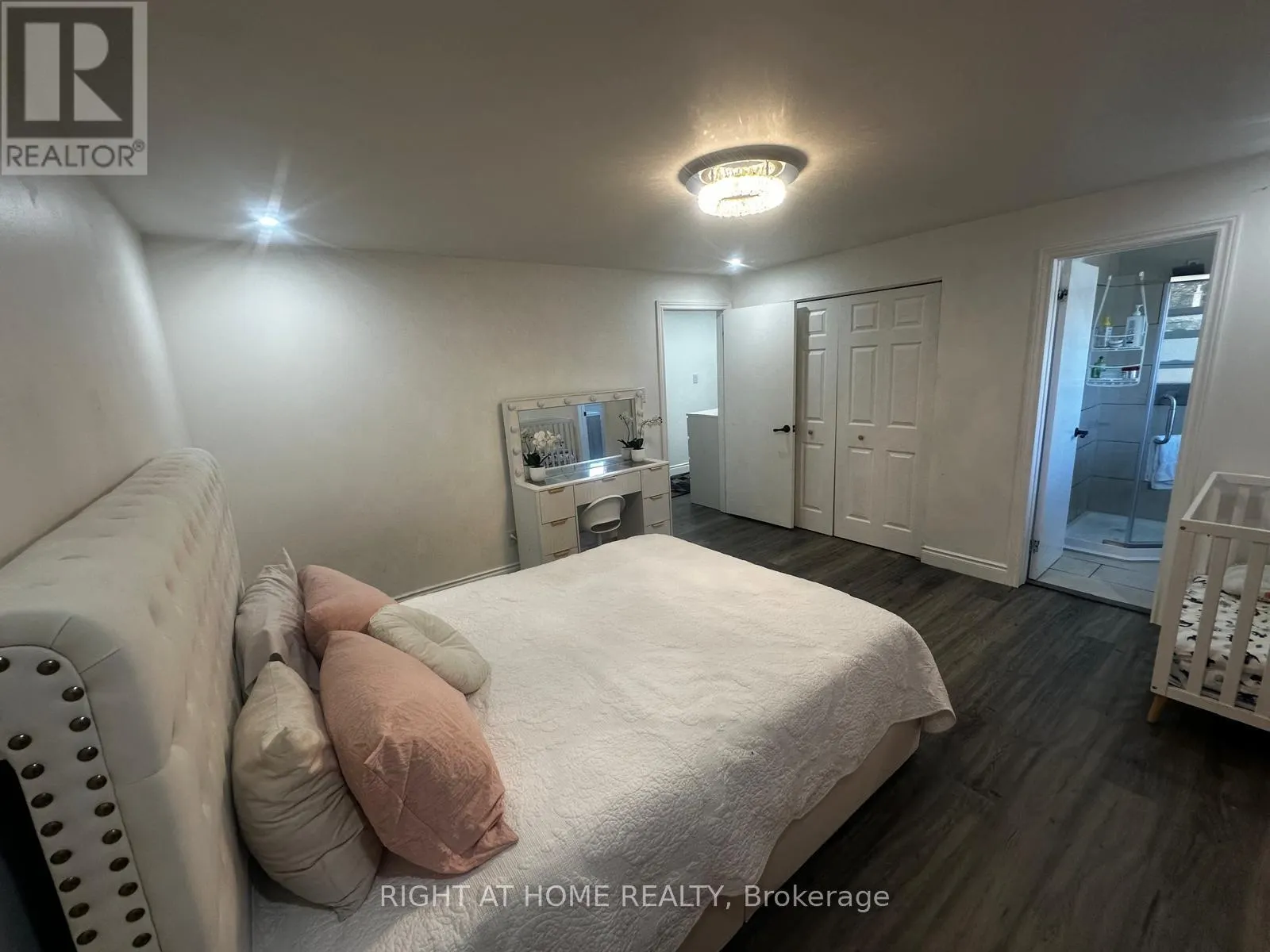 71 SANDRIFT SQUARE