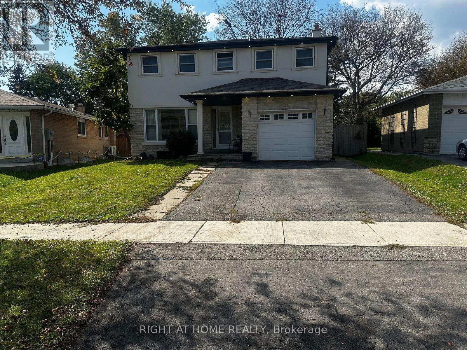 71 SANDRIFT SQUARE