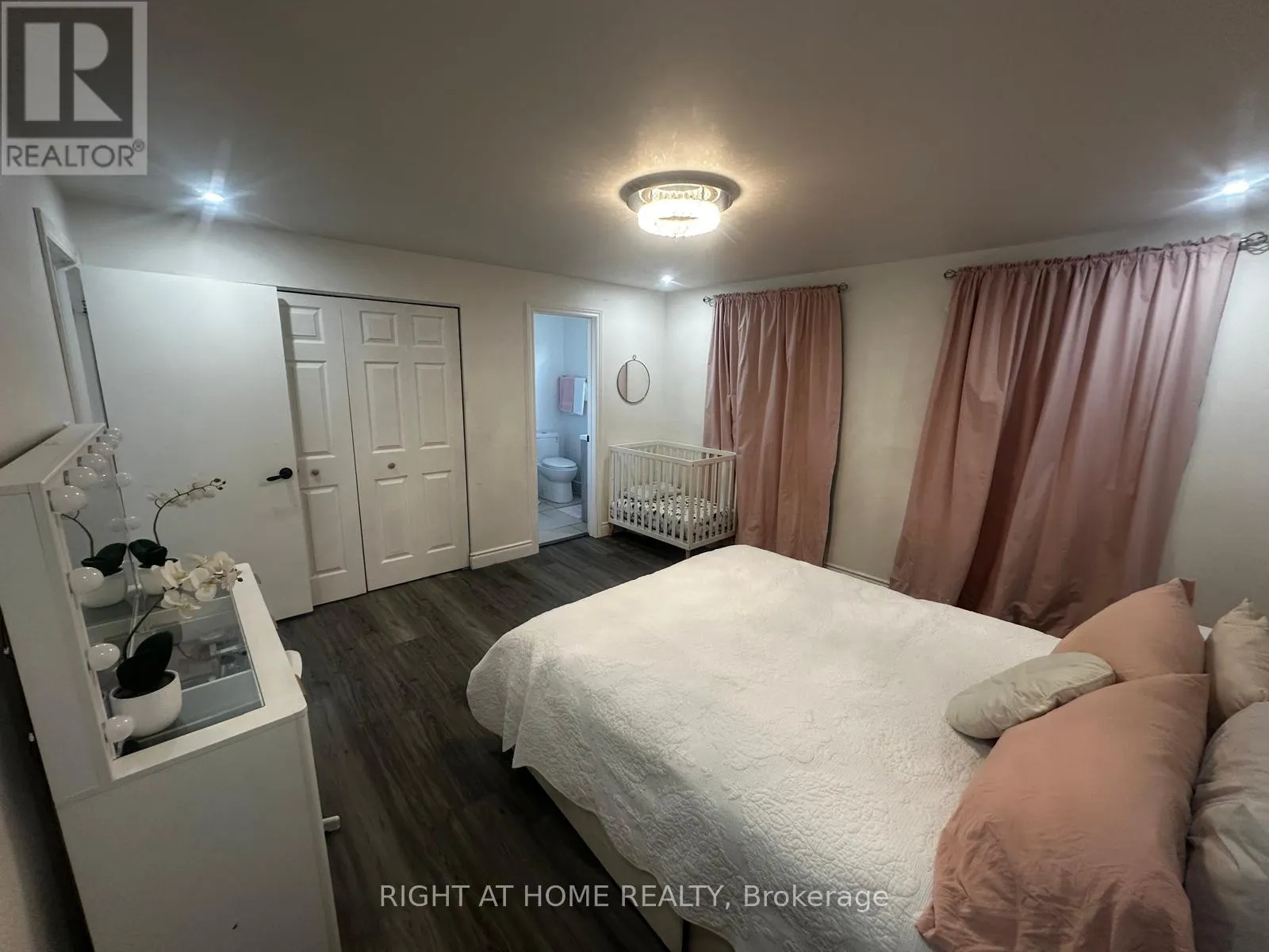 71 SANDRIFT SQUARE