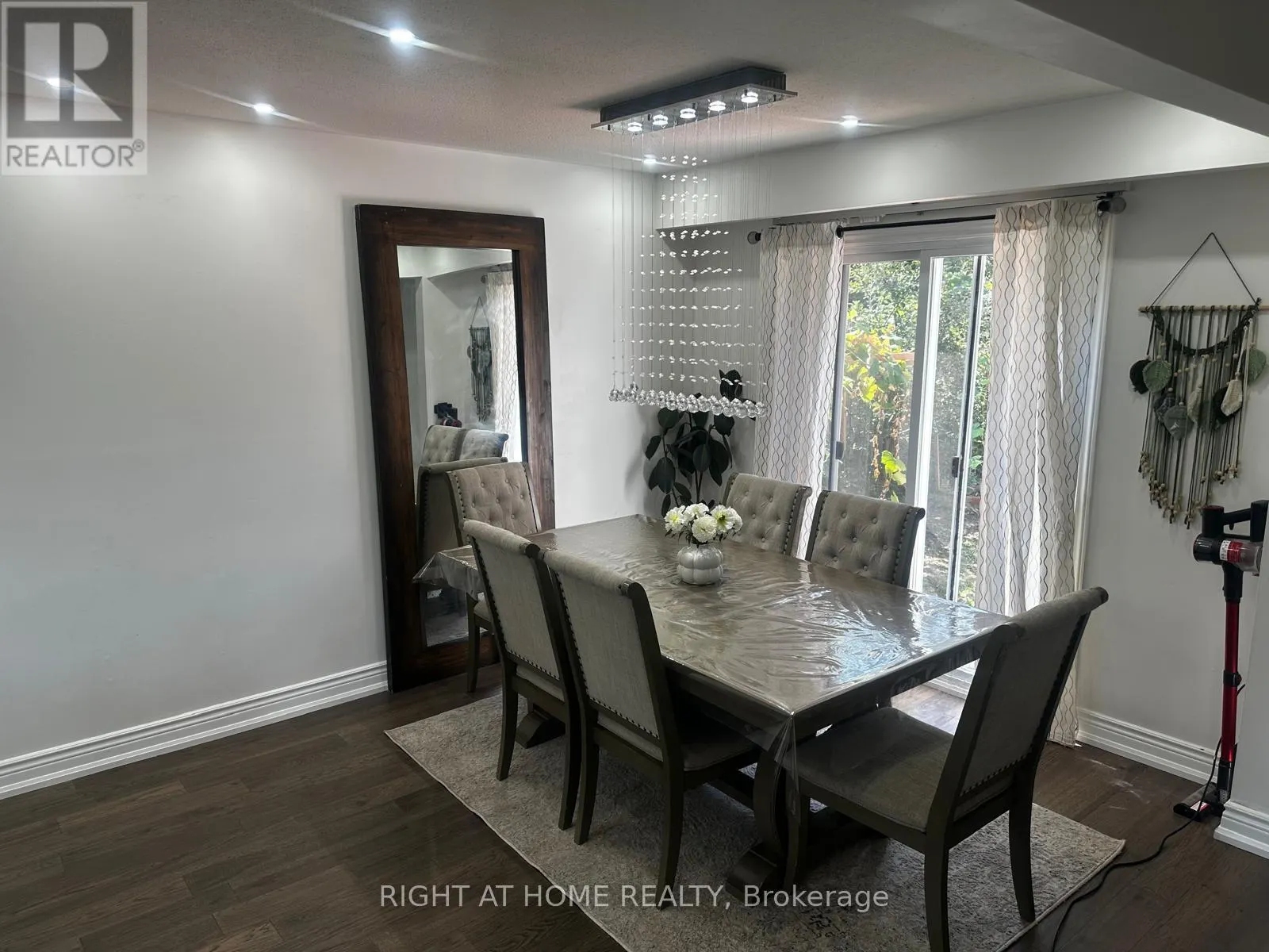 71 SANDRIFT SQUARE