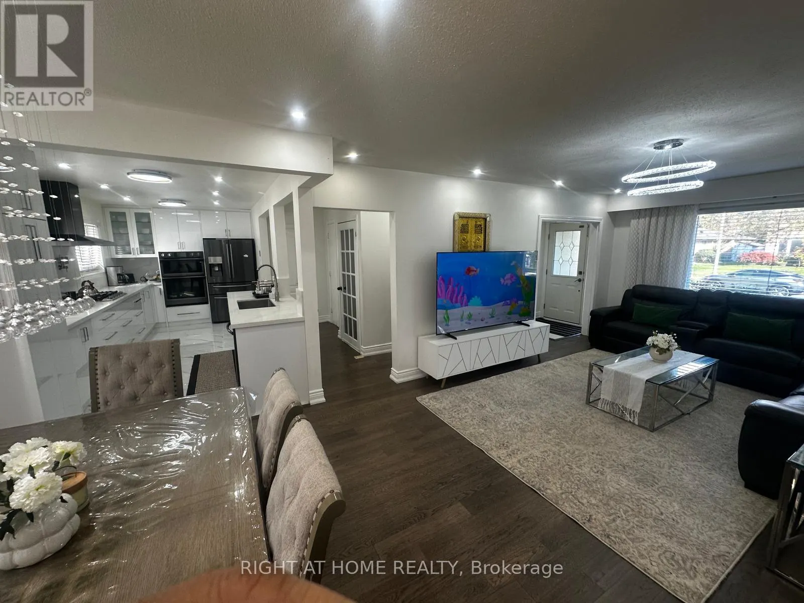 71 SANDRIFT SQUARE