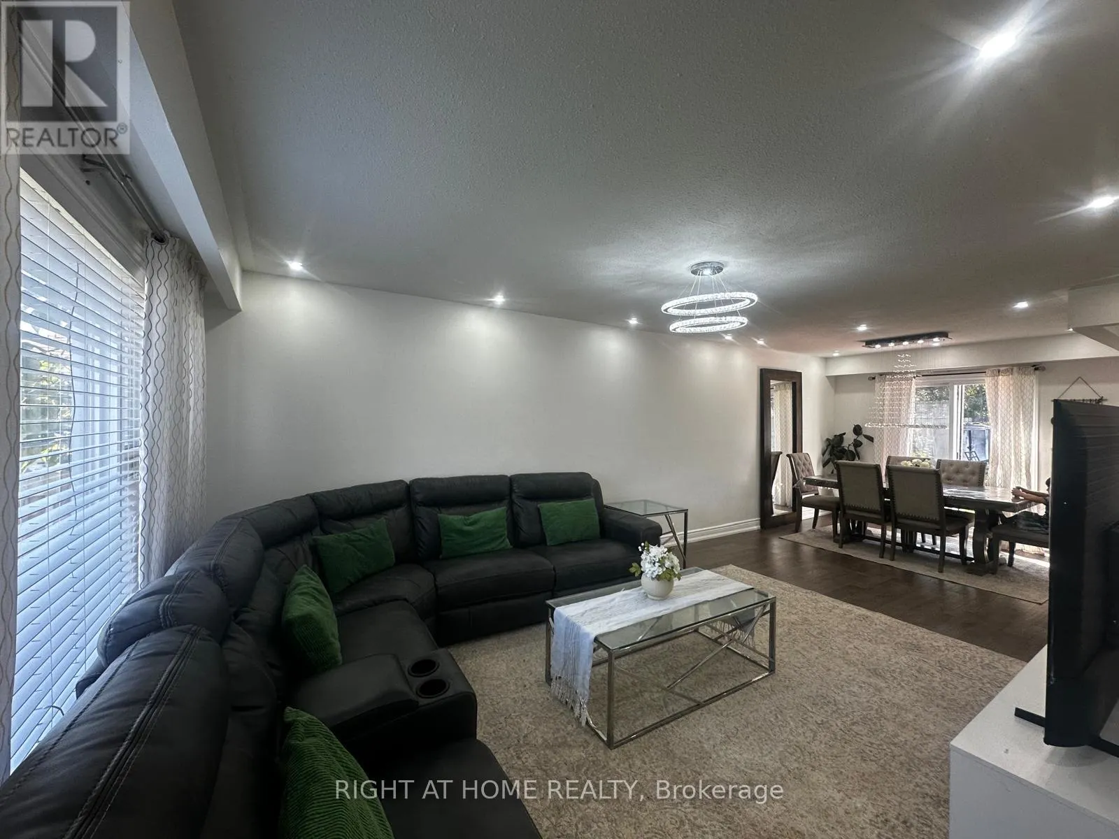 71 SANDRIFT SQUARE