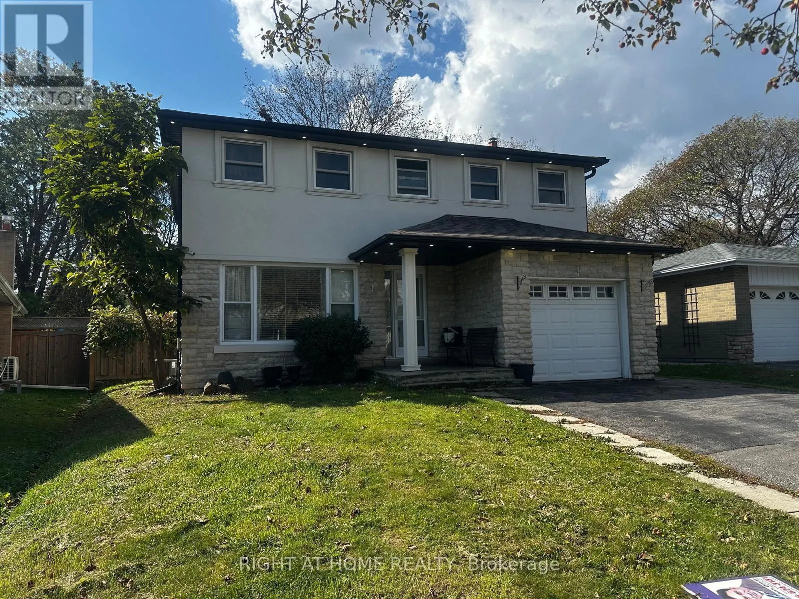 71 SANDRIFT SQUARE