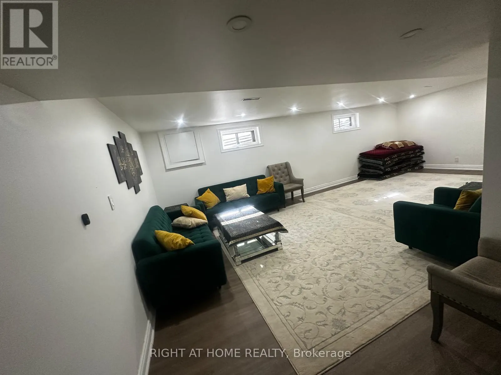71 SANDRIFT SQUARE