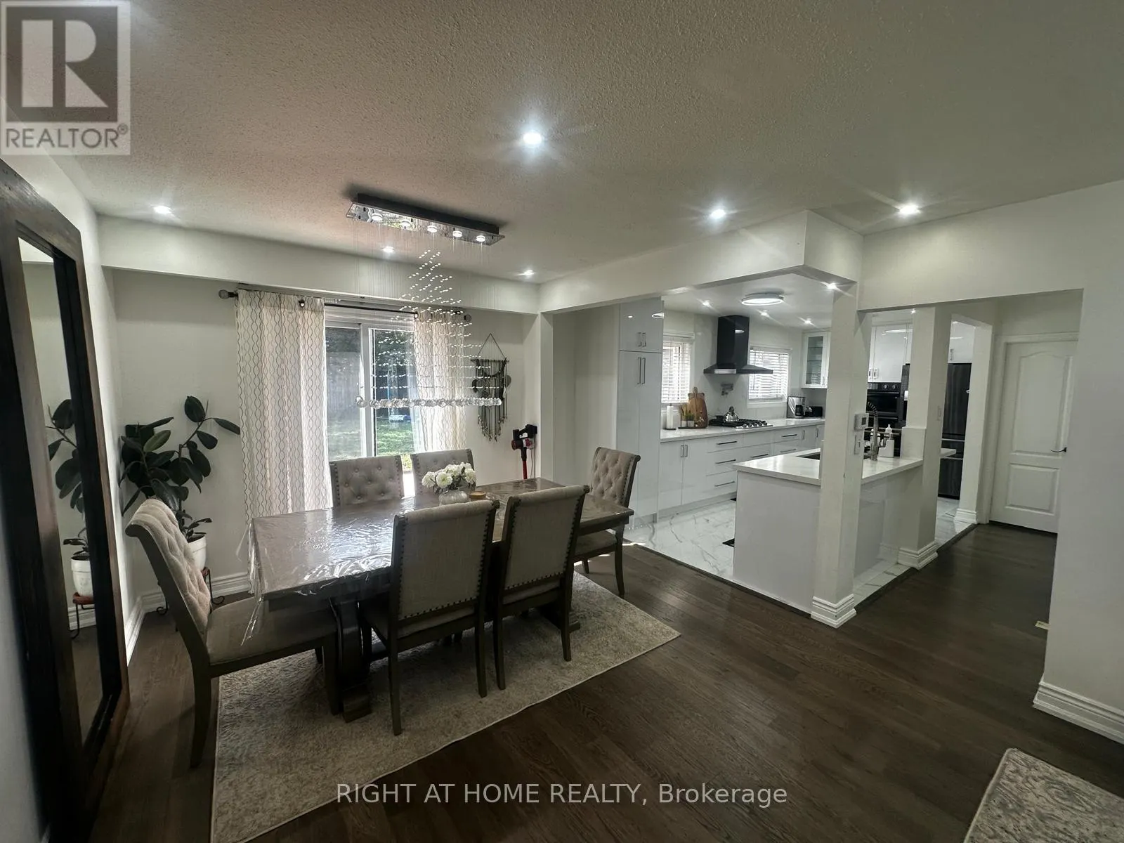 71 SANDRIFT SQUARE
