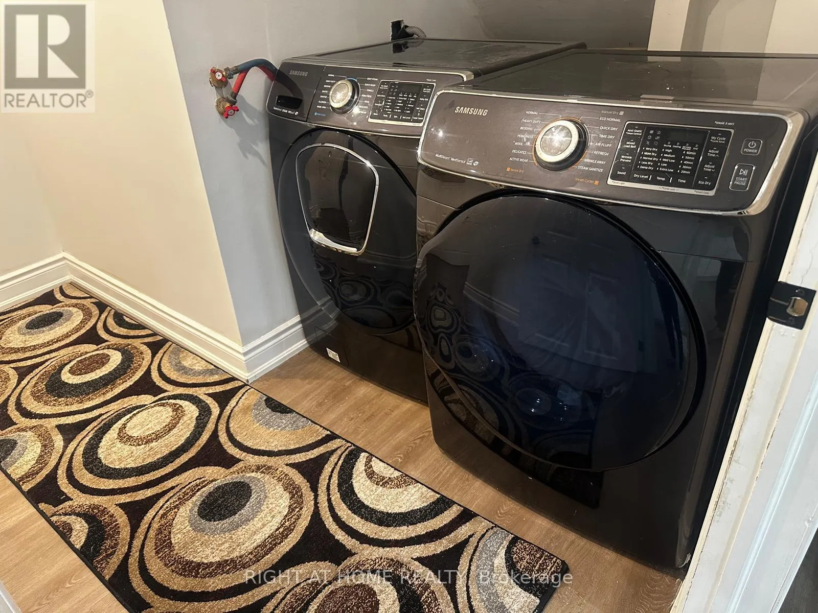 71 SANDRIFT SQUARE
