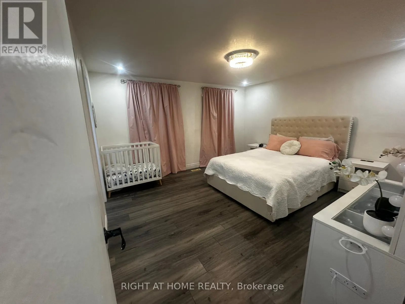 71 SANDRIFT SQUARE