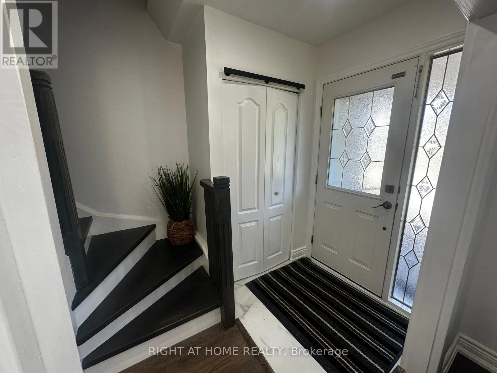 71 SANDRIFT SQUARE