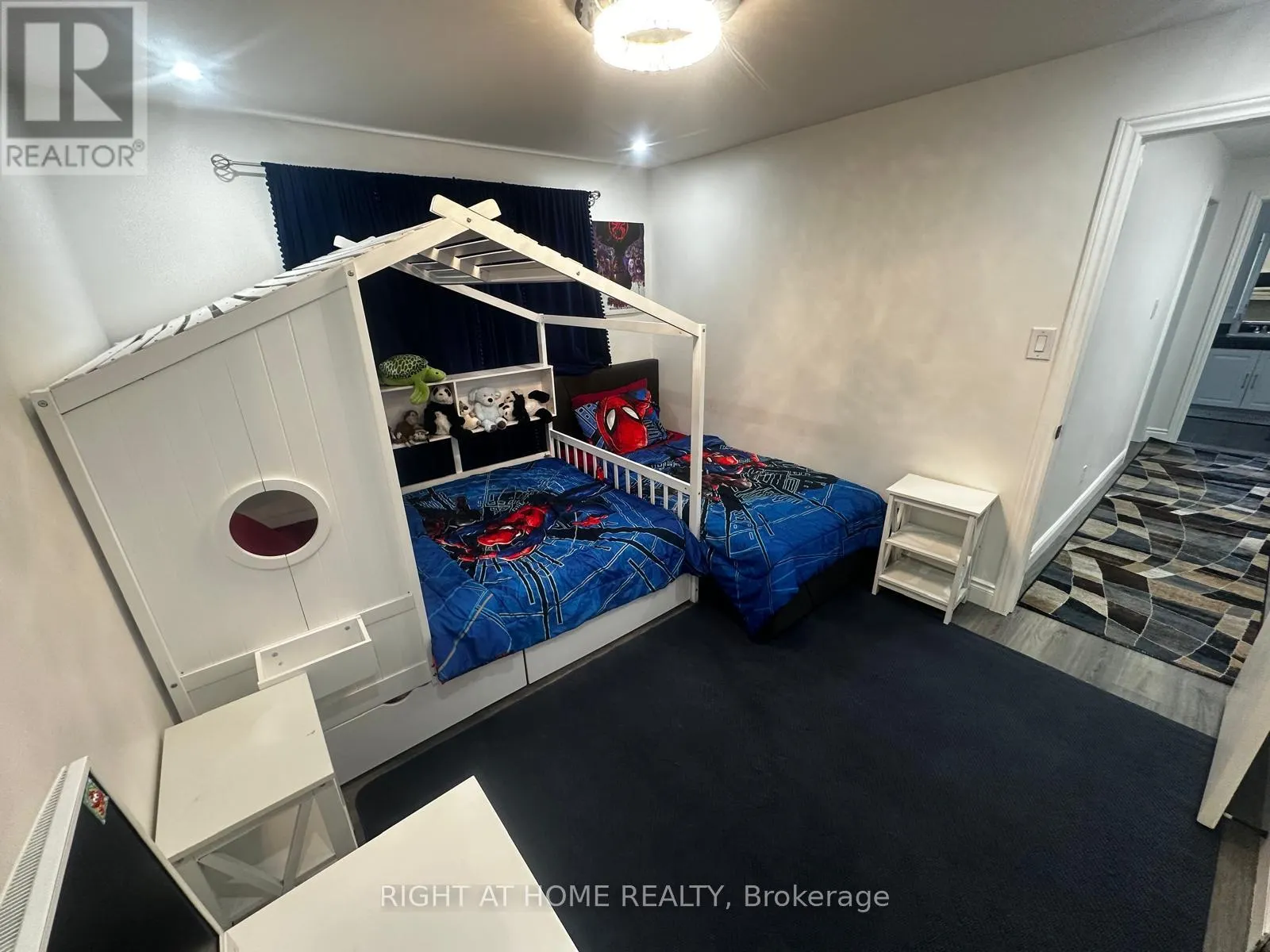71 SANDRIFT SQUARE