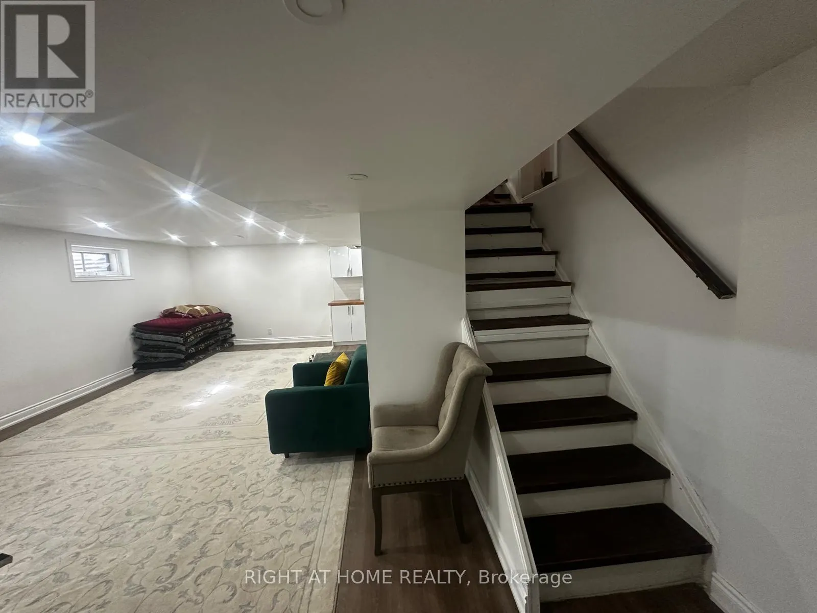 71 SANDRIFT SQUARE