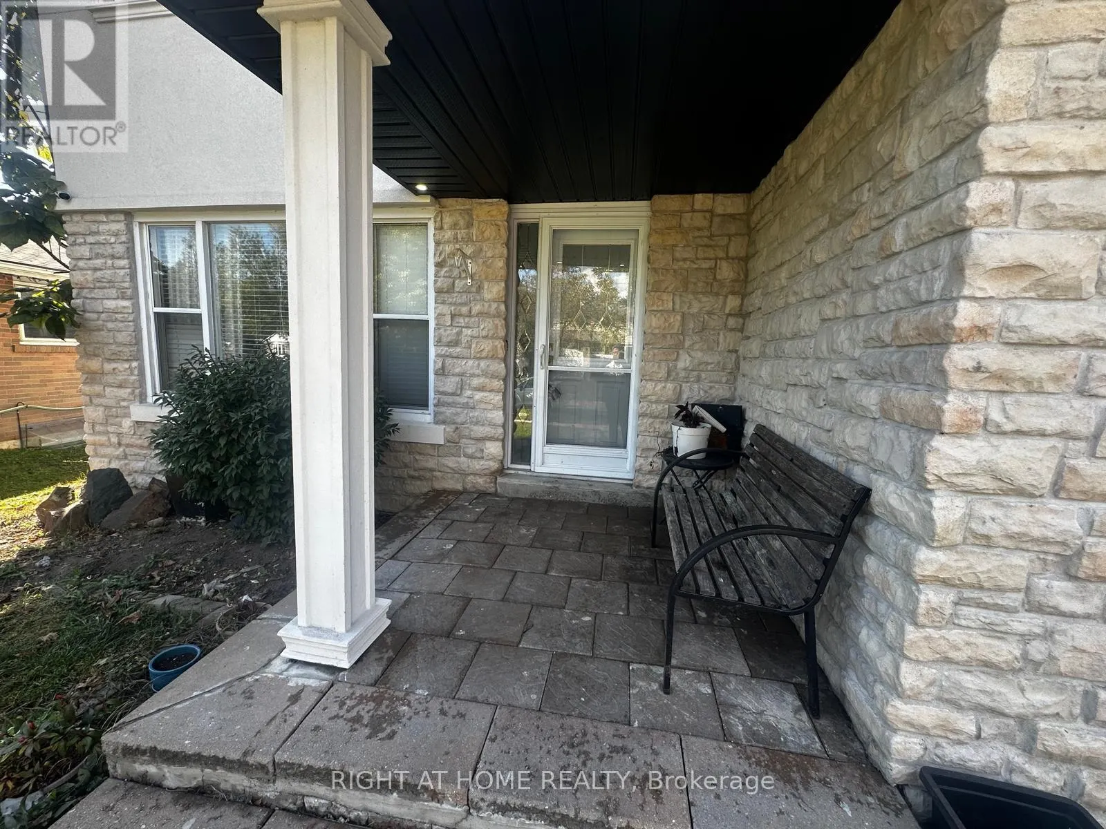 71 SANDRIFT SQUARE