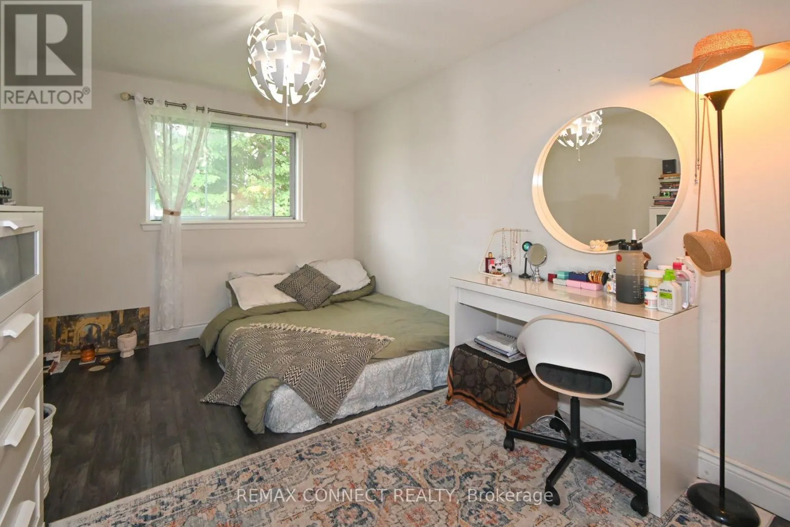 24 LALTON PLACE
