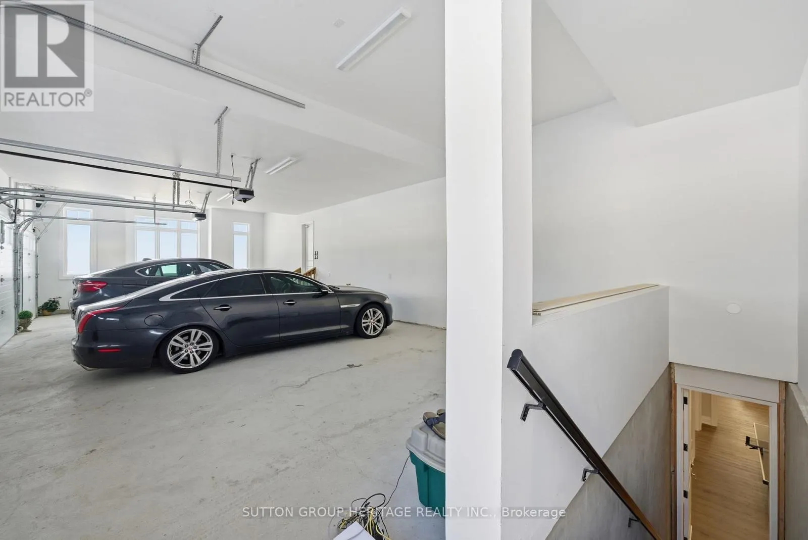 18 DEXSHIRE DRIVE