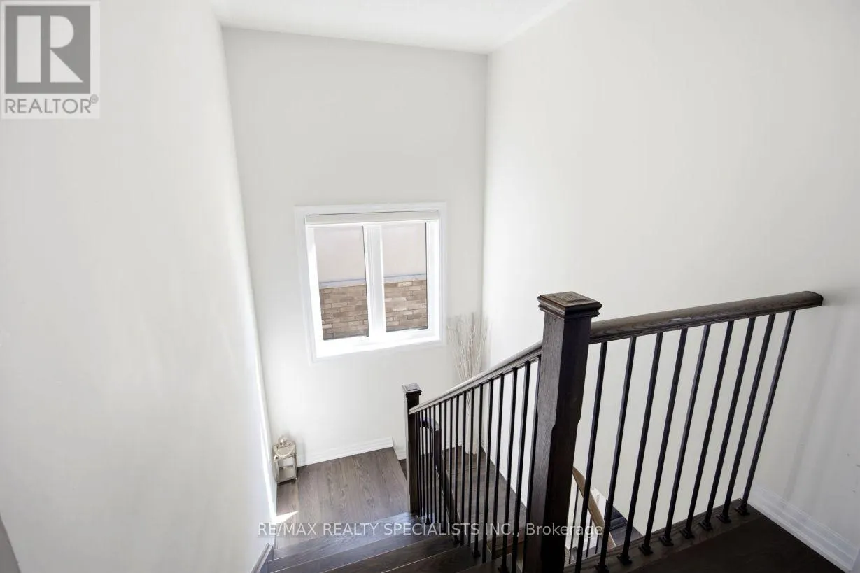 27 SALMON CRESCENT