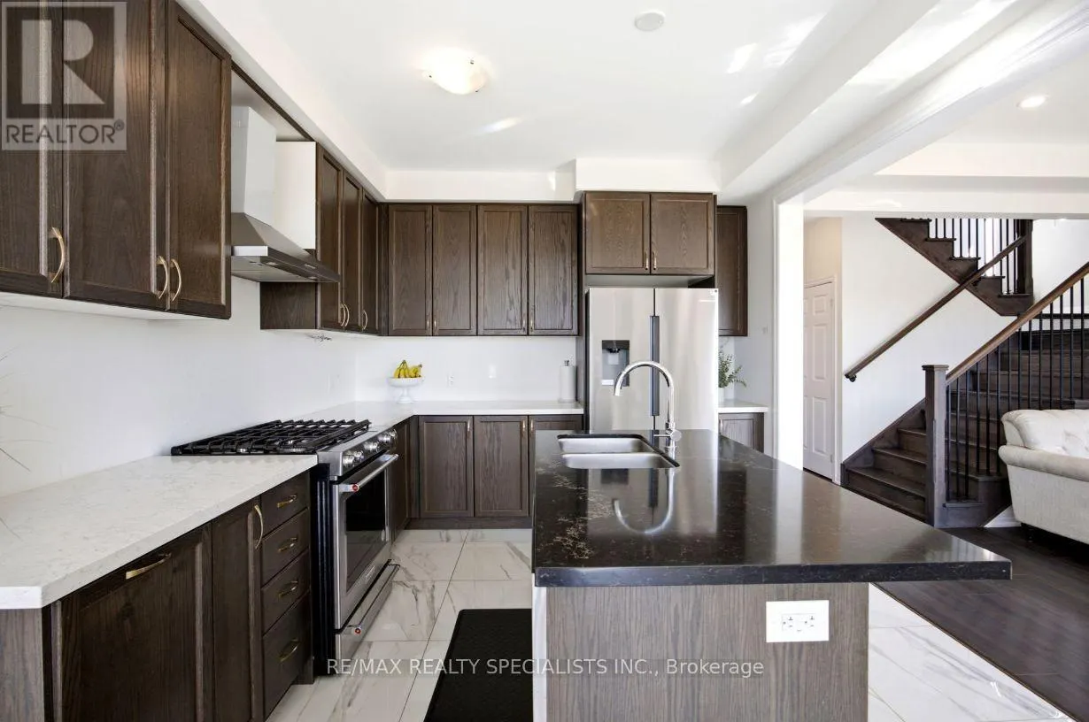 27 SALMON CRESCENT