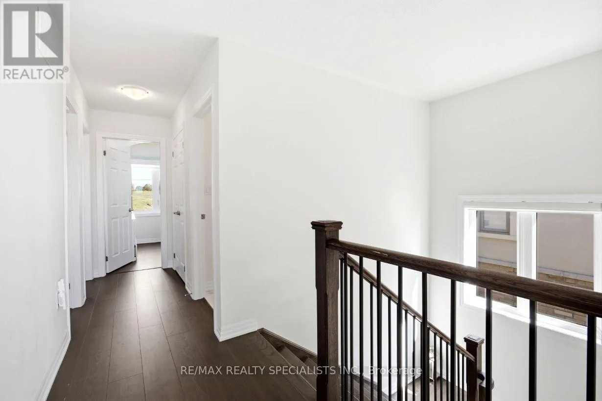 27 SALMON CRESCENT