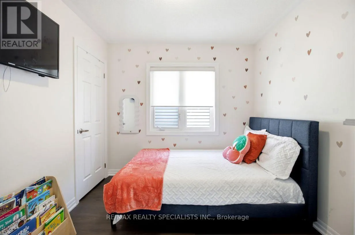 27 SALMON CRESCENT