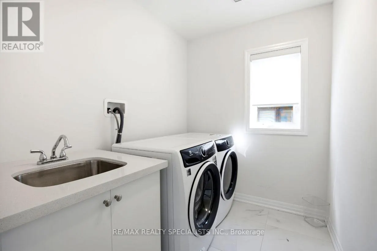 27 SALMON CRESCENT
