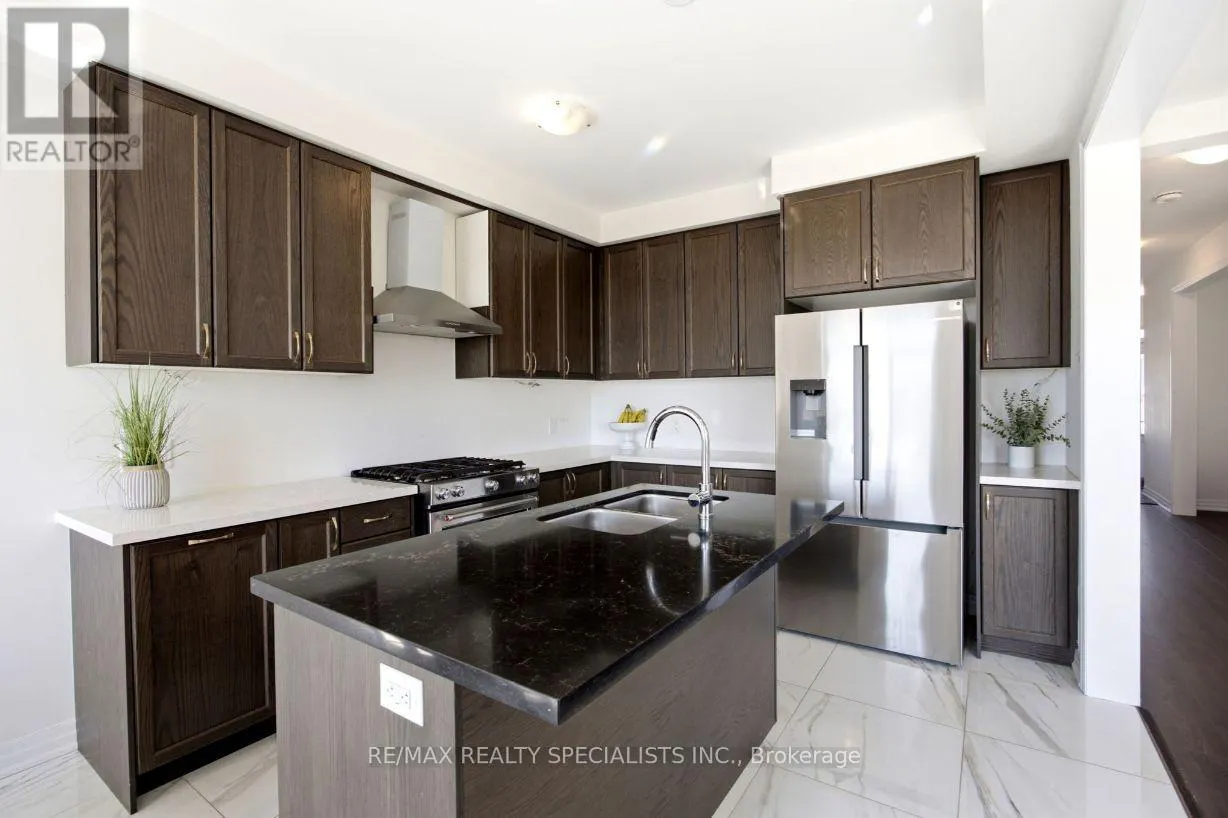 27 SALMON CRESCENT
