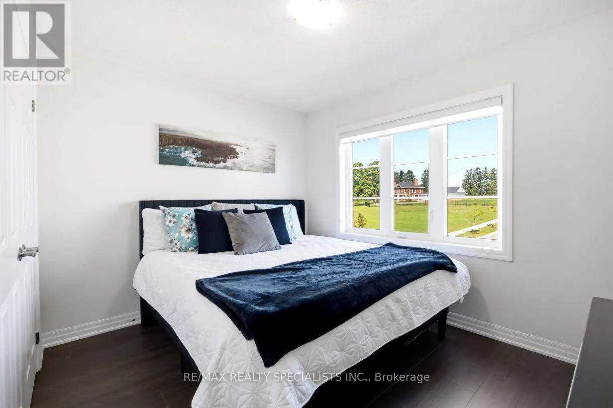 27 SALMON CRESCENT