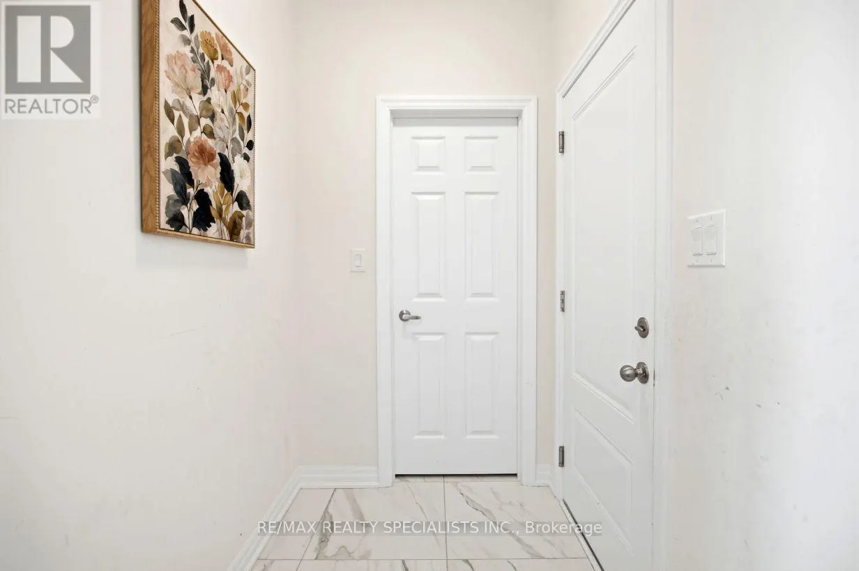 27 SALMON CRESCENT