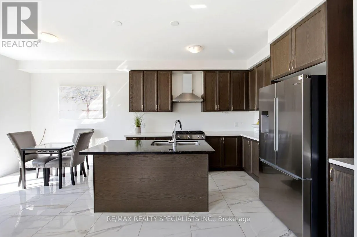 27 SALMON CRESCENT