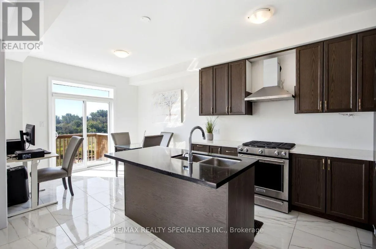 27 SALMON CRESCENT