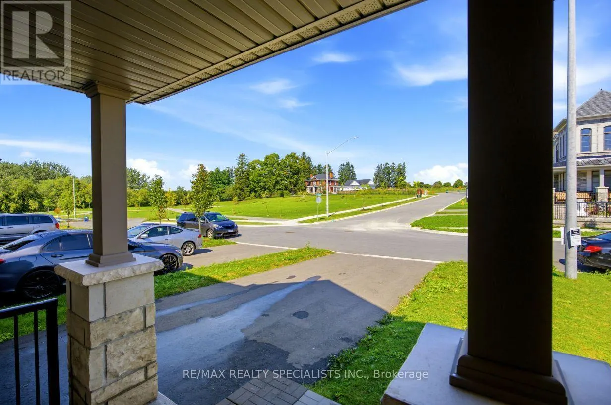 27 SALMON CRESCENT
