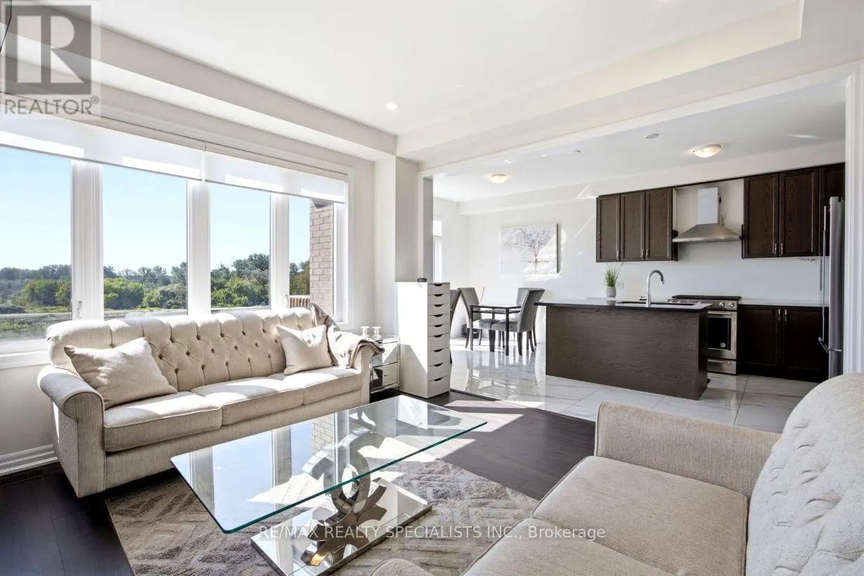 27 SALMON CRESCENT