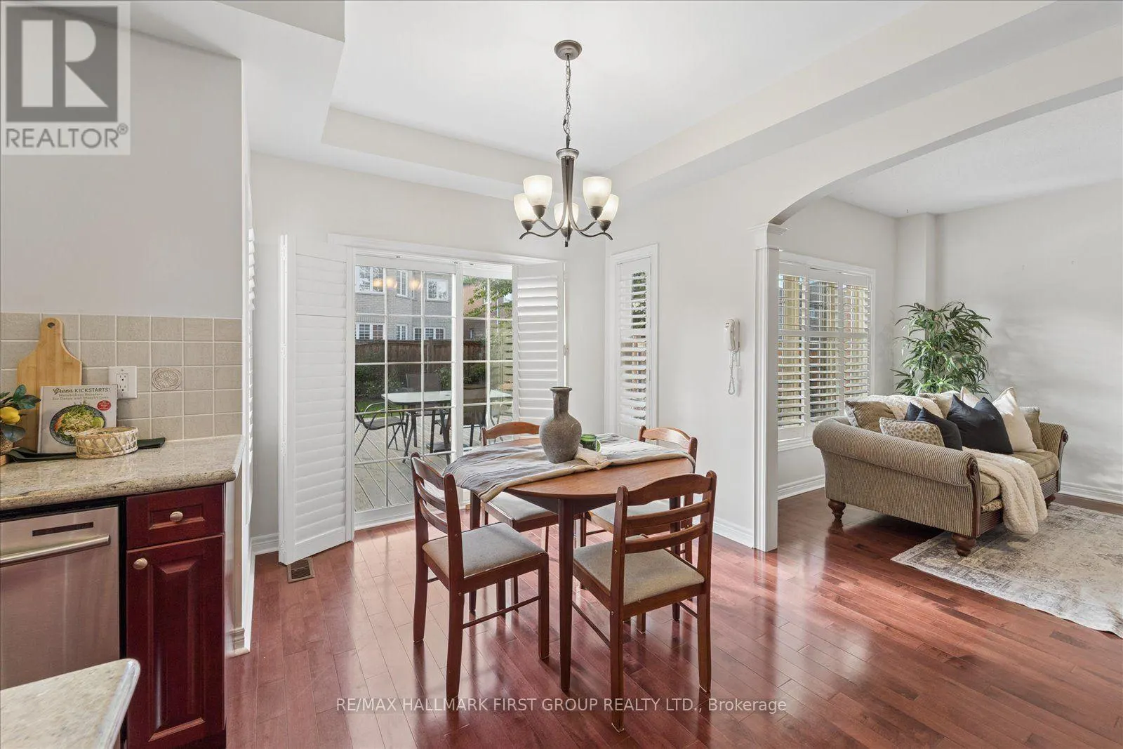 6 WINTERTON WAY