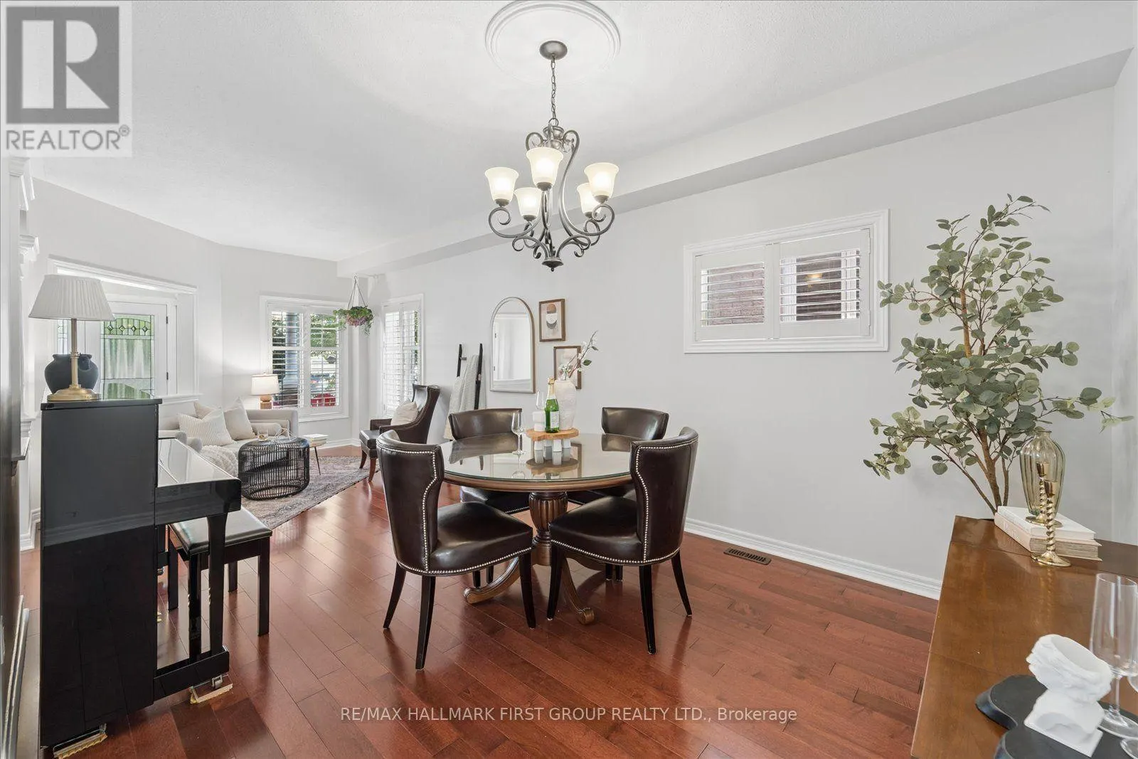 6 WINTERTON WAY